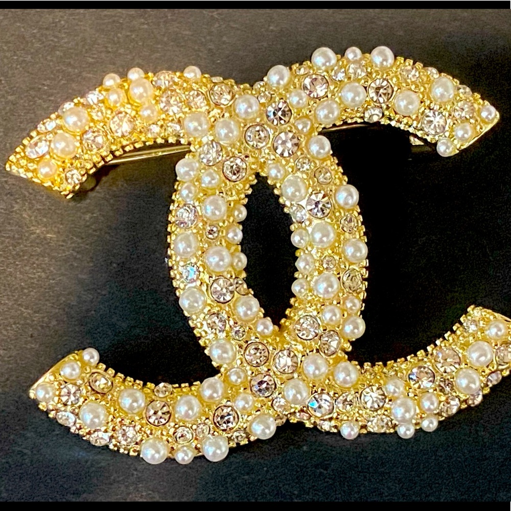 COPY - Chanel Pearl & Crystal Encrusted Gold Brooch